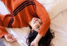 Winter health tips: Is it okay to sleep wearing a sweater or jacket? Experts issue a major warning.
