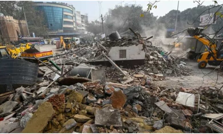 Turkman Gate violence, Delhi encroachment drive, Delhi Police arrests, Turkman Gate demolition, social media rumours, Faiz-e-Ilahi mosque, MCD action, Delhi news Hindi