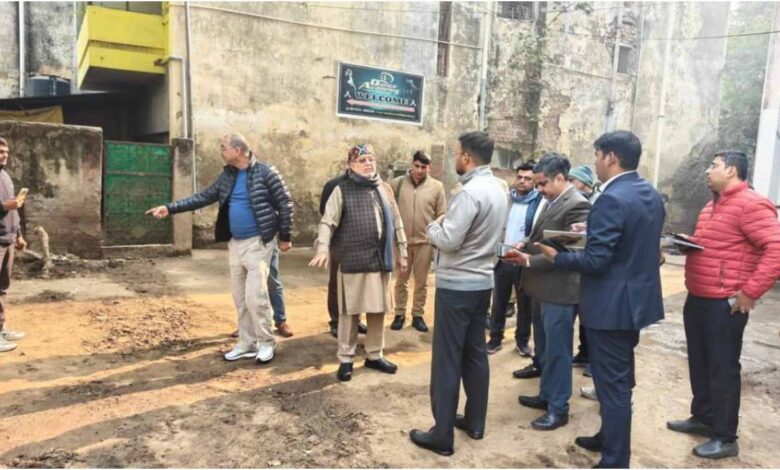 सुरेश कुमार खन्ना, डायमंड डेरी कॉलोनी लखनऊ, प्रभारी मंत्री निरीक्षण, लखनऊ सफाई व्यवस्था, नगर निगम लखनऊ, अवैध कब्जा हटाया, ओपन जिम लखनऊ, Lucknow civic news