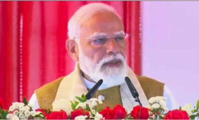 पीएम मोदी केरल दौरा, तिरुवनंतपुरम विकास परियोजनाएं, PM Modi Kerala Development, पीएम स्वनिधि क्रेडिट कार्ड, अमृत भारत एक्सप्रेस ट्रेन, केरल रेल कनेक्टिविटी, शहरी अवसंरचना निवेश, PM Svanidhi Credit Card Launch