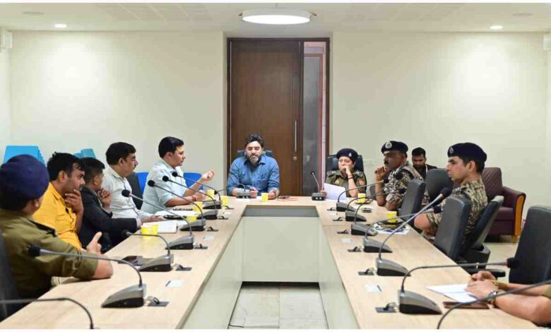 काशी विश्वनाथ धाम पुष्प होली 2026, Kashi Vishwanath Holi celebration, वाराणसी होली आयोजन, पुष्प होली वाराणसी, काशी विश्वनाथ मंदिर सुरक्षा व्यवस्था