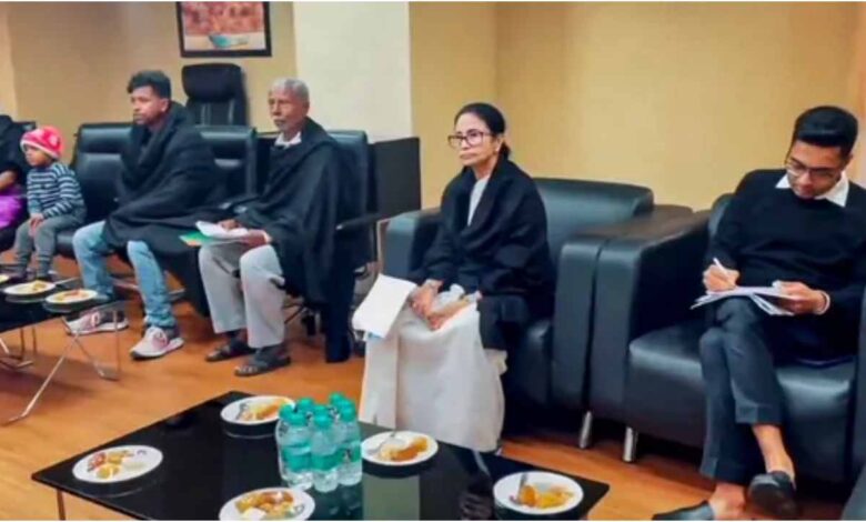 ममता बनर्जी चुनाव आयोग, Mamata Banerjee EC Meeting, SIR विवाद पश्चिम बंगाल, चुनाव आयोग बीजेपी आरोप, TMC बनाम Election Commission, West Bengal Election 2026