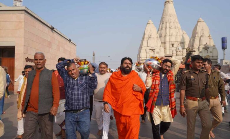 Mauni Amavasya Kashi Vishwanath, Sena Parivar Jalabhishek, Kashi Vishwanath Temple News, Varanasi Religious News, Ayudh Bhandar Prayagraj