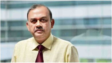 Atanu Chakraborty resignation, HDFC Bank chairman resignation, Who is Atanu Chakraborty, RBI interim chairman Keki Mistry, HDFC Bank news today, Dalal Street news, former IAS Atanu Chakraborty, Indian banking news Hindi, financial market news India, HDFC Bank latest update