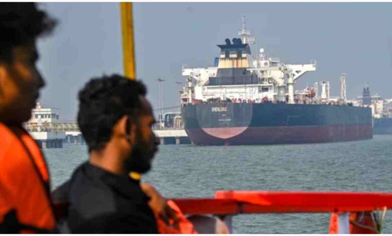 Shenlong oil tanker, Strait of Hormuz shipping crisis, होर्मुज़ जलडमरूमध्य तेल आपूर्ति, India crude oil tanker news, GPS spoofing maritime navigation, Middle East shipping conflict, oil tanker route to India, Mumbai Jawahar Dweep Terminal, global oil supply crisis
