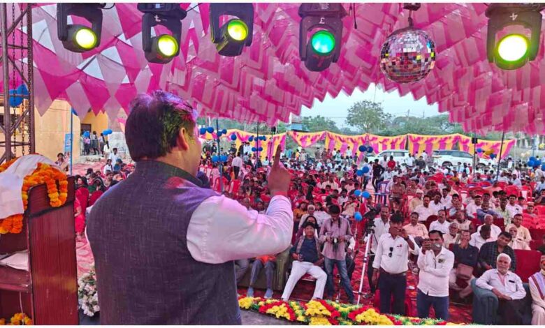 Pratapgarh News, RK Verma MLA, Vishwanathganj News, Bhagwati Public School Event, SP MLA News, UP Politics News, School Annual Function Pratapgarh