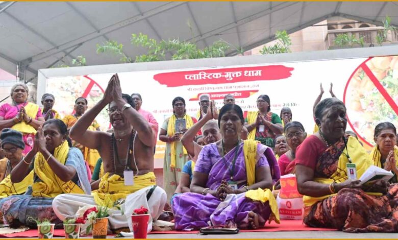 काशी विश्वनाथ मंदिर, वाराणसी मंदिर दर्शन, काशी विश्वनाथ भीड़ व्यवस्था, बाबा विश्वनाथ दर्शन, मंदिर प्रशासन व्यवस्था