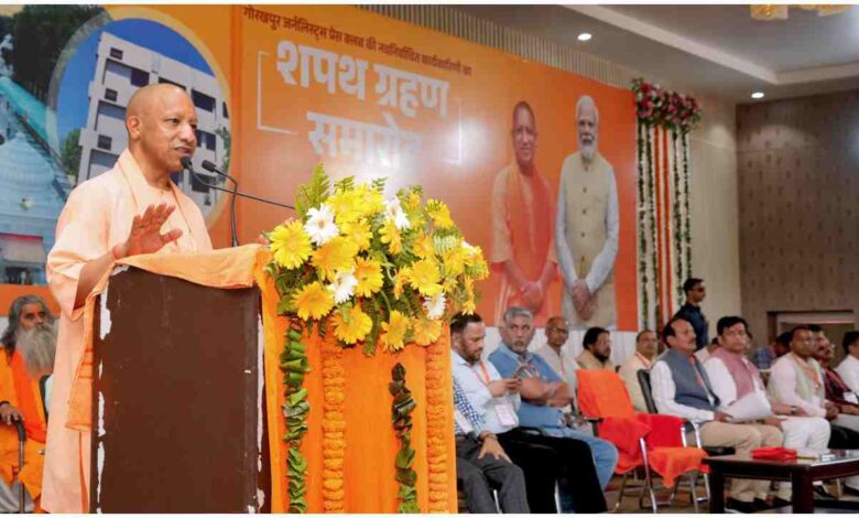 Gorakhpur Press Club News, CM Yogi Adityanath statement journalists,, Journalist cashless health scheme UP, Media recognition certificate UP, Gorakhpur journalist news, UP government journalist welfare