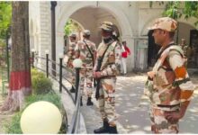 Kanpur News, कानपुर मेडिकल लापरवाही, ITBP जवान प्रदर्शन, कृष्णा सुपर स्पेशियलिटी हॉस्पिटल, निर्मला देवी हाथ काटने का मामला, कानपुर पुलिस कमिश्नरेट, विपिन ताडा, स्वास्थ्य विभाग जांच, ITBP कानपुर