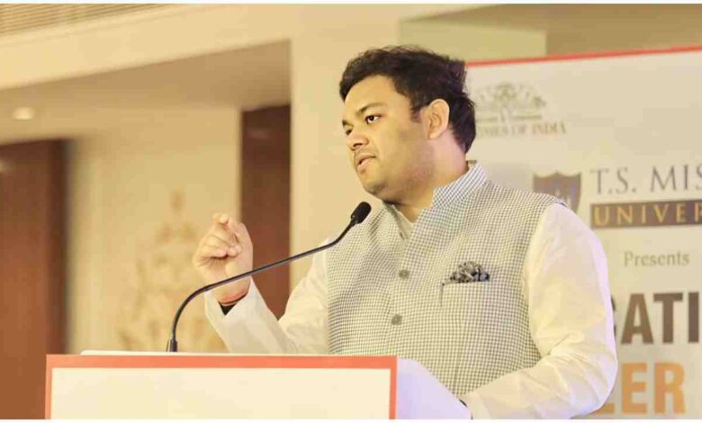 पीएम पोषण योजना यूपी, योगी सरकार मिड डे मील, संदीप सिंह, उत्तर प्रदेश स्कूल भोजन योजना, 1.46 करोड़ बच्चे, पोषण शक्ति निर्माण योजना, रसोइया पोषण प्रहरी, यूपी बेसिक शिक्षा
