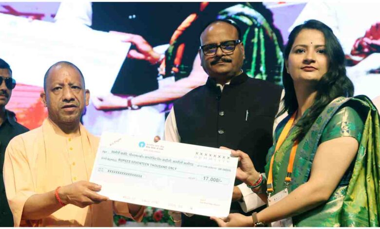 UP News, योगी आदित्यनाथ, यूपी बेसिक शिक्षा, अनुदेशक सम्मान समारोह, 20 हजार शिक्षक भर्ती, यूपी शिक्षक भर्ती 2026, अंशकालिक अनुदेशक मानदेय