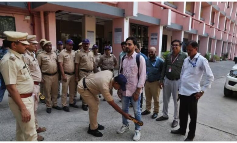 NEET UG री-एग्जाम 2026, NEET UG Exam Today, NEET UG Security, NEET UG CCTV Camera, NTA NEET Exam, NEET UG Paper Leak, NEET UG Re Exam News, NEET UG AI Monitoring, NEET UG 2026, NEET UG 2026, NTA, NEET Exam, री-एग्जाम, पेपर लीक, मेडिकल प्रवेश परीक्षा, शिक्षा समाचार, Exam News, Education News, Latest News