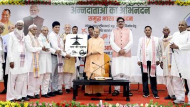 नोएडा इंटरनेशनल एयरपोर्ट, योगी आदित्यनाथ, जेवर किसान, जेवर से लखनऊ फ्लाइट, यमुना एक्सप्रेसवे विकास, जेवर एयरपोर्ट, Noida International Airport, Yogi Adityanath, Jewar Airport News, Jewar Farmers, Jewar Lucknow Flight, Uttar Pradesh Development, Yamuna Expressway Authority, MRO Hub India, Cargo Airport India, Jewar Investment News, UP News Hindi, Greater Noida News, Jewar Airport Latest Update, CM Yogi News Today
