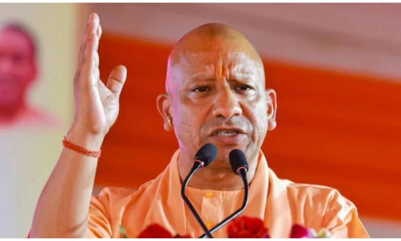 CM Yogi Pilibhit, योगी आदित्यनाथ पीलीभीत, पीलीभीत विकास परियोजनाएं, CAA नागरिकता प्रमाण पत्र, 2500 विस्थापित परिवार, सपा पर योगी का हमला, कांग्रेस पर योगी का बयान