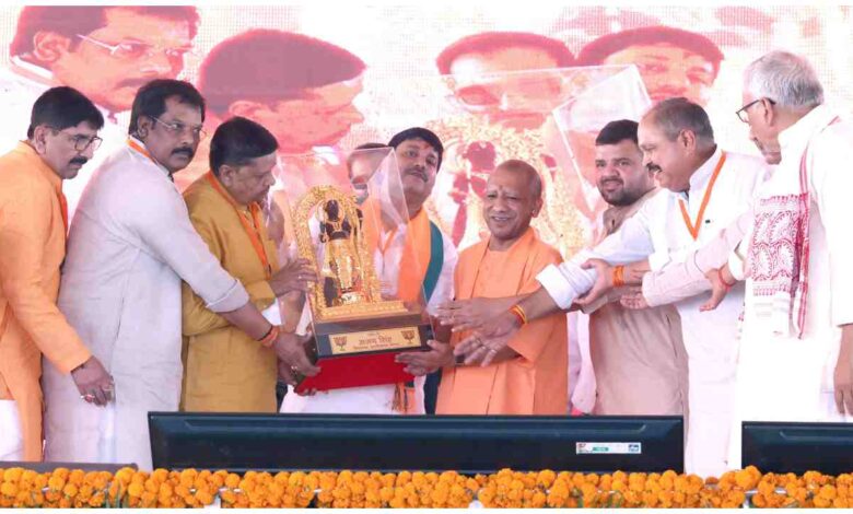 CM Yogi Gonda Visit, Gonda Development Projects, Yogi Adityanath Gonda Rally, 516 Crore Projects Gonda, Uttar Pradesh Development News, Gonda Latest News, CM Yogi Speech Gonda, UP Government Schemes, Gonda Infrastructure Development, Yogi Adityanath Latest News, गोंडा समाचार, सीएम योगी, योगी आदित्यनाथ, उत्तर प्रदेश सरकार, विकास परियोजनाएं, गोंडा विकास, राम मंदिर, यूपी राजनीति, सरकारी योजनाएं, रोजगार, निवेश, कानून व्यवस्था, गोंडा रैली, बीजेपी, उत्तर प्रदेश न्यूज