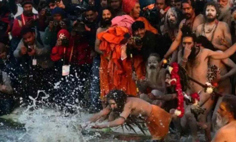 अखाड़ा परिषद विवाद, अखाड़ा परिषद विवाद, अखिल भारतीय अखाड़ा परिषद, महंत रविंद्र पुरी, महंत दुर्गादास, कुंभ 2027, कुंभ मेला, प्रयागराज समाचार, हरिद्वार अखाड़ा परिषद, संत समाज, धार्मिक समाचार, अखाड़ा परिषद, Mahant Ravindra Puri, Mahant Durgadas, Kumbh Mela, Prayagraj, Haridwar, Saints, Religious News, India News, Kumbh 2027