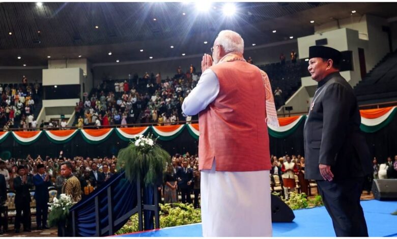 PM Modi Indonesia Parliament Speech, पीएम मोदी इंडोनेशिया दौरा, भारत इंडोनेशिया संबंध भारत विस्तारवाद में भरोसा नहीं करता, गंगा-महाकम विजन, भारत-इंडोनेशिया 14 समझौते, बिन्तांग अदिपुर्ना सम्मान, PM Modi, Indonesia, India Indonesia Relations, Narendra Modi, Expansionism, Ganga Mahakam Vision, BrahMos, Indo-Pacific, Foreign Policy, International News