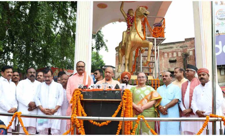 रानी अवंती बाई लोधी जयंती 2026, सीएम योगी रानी अवंती बाई, रानी अवंती बाई लोधी, योगी आदित्यनाथ, यूपी महिला पीएसी बटालियन, महिला पुलिस यूपी, रानी अवंती बाई की प्रतिमा, ऊदा देवी पासी, झलकारी बाई, यूपी पुलिस में महिला भर्ती