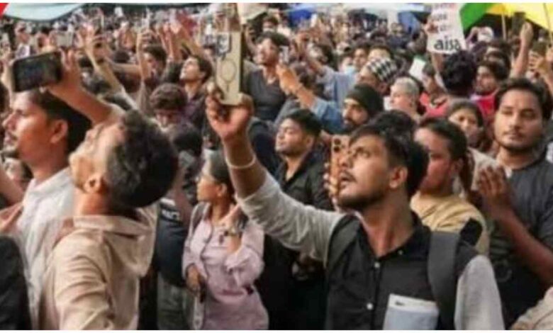 Gen-Z चुनावी मूड, Gen-Z वोटर, Gen-Z चुनावी मुद्दे, C-Voter Snap Poll, सी-वोटर सर्वे, युवा मतदाता, रोजगार शिक्षा हेल्थकेयर, Gen-Z Voting Preferences, Gen-Z Election Survey, युवा वोटर सर्वे, युवाओं के चुनावी मुद्दे, Gen-Z Political Opinion, युवा मतदाताओं की पसंद, सोशल मीडिया और चुनाव, रोजगार सबसे बड़ा चुनावी मुद्दा, Gen-Z, C-Voter Survey, C-Voter Snap Poll, Youth Voters, Election Survey, रोजगार, शिक्षा, हेल्थकेयर, युवा मतदाता, Social Media, Indian Politics