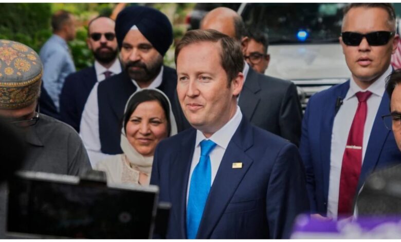सर्जियो गोर, Sergio Gor Kashmir visit, Sergio Gor J&K, जम्मू कश्मीर, J&K News, Pakistan US relations, पाकिस्तान अमेरिका विवाद, US Ambassador India, अमेरिकी राजदूत सर्जियो गोर, उमर अब्दुल्ला, Kashmir News, Pakistan summons US diplomat, Jammu Kashmir latest news