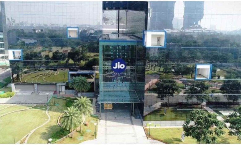 जियो यूपी और उत्तराखंड, Jio 10 years anniversary, जियो 7 करोड़ मोबाइल यूजर्स, Jio UP East subscribers, Jio UP West subscribers, जियो उत्तराखंड ग्राहक, Jio 5G subscribers 2026, जियो फाइबर यूपी, Jio AirFiber Uttar Pradesh, भारत में डेटा की कीमत, जियो टेलीकॉम सेक्टर