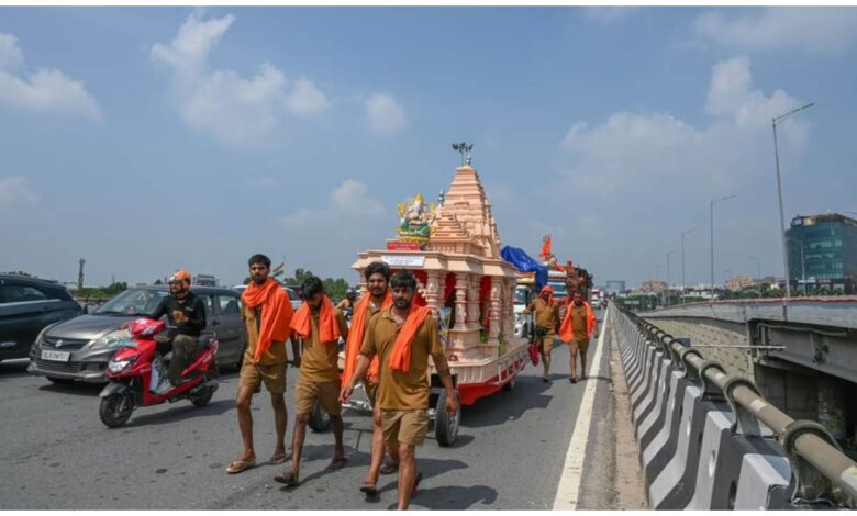 Kanwar Yatra 2026 Bareilly, Kanwar Yatra 2026, बरेली कांवड़ यात्रा, बरेली में पुलिस कार्रवाई, कांवड़ मार्ग पर मांस की दुकान, बरेली नॉन वेज दुकान, Kanwar Yatra Bareilly News, सावन कांवड़ यात्रा 2026, Kanwar Yatra 2026, Bareilly News, Kanwar Yatra, Sawan 2026, UP News, Bareilly Police, Kanwariya, Kanwar Route, Uttar Pradesh News