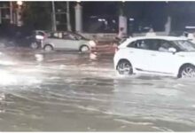 लखनऊ बारिश, Lucknow Rain, लखनऊ में भारी बारिश, लखनऊ जलभराव, Lucknow Waterlogging, लखनऊ मौसम, लखनऊ ट्रैफिक जाम, गोमतीनगर बारिश, चिनहट जलभराव, मरीन ड्राइव लखनऊ, उत्तर प्रदेश मौसम