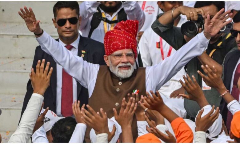 PM Modi high level meeting 2026, PM Modi meeting with secretaries, पीएम मोदी हाई लेवल मीटिंग, पीएम मोदी अधिकारियों की बैठक, पीएम मोदी का अधिकारियों को संदेश, सरकारी विभागों में तालमेल, PM Modi youth engagement, युवाओं से जुड़ाव, PM Modi AI, आर्टिफिशियल इंटेलिजेंस, सरकारी डेटा, PM Modi latest news, Narendra Modi latest news