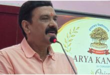 Prayagraj News, आर्या कन्या डिग्री कॉलेज ओरिएंटेशन कार्यक्रम, प्रयागराज कॉलेज न्यूज, बीए एलएलबी ओरिएंटेशन, नवप्रवेशित छात्राएं, प्रयागराज शिक्षा समाचार, Arya Kanya Degree College