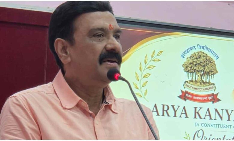 Prayagraj News, आर्या कन्या डिग्री कॉलेज ओरिएंटेशन कार्यक्रम, प्रयागराज कॉलेज न्यूज, बीए एलएलबी ओरिएंटेशन, नवप्रवेशित छात्राएं, प्रयागराज शिक्षा समाचार, Arya Kanya Degree College