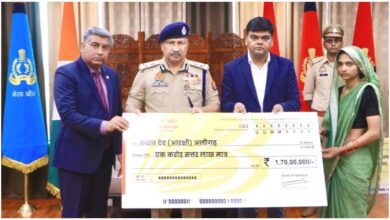 उत्तर प्रदेश पुलिस, DGP राजीव कृष्ण, राजीव कृष्ण, UP Police, पुलिसकर्मियों को आर्थिक सहायता, पुलिस सैलरी पैकेज, PSP योजना, बैंक ऑफ बड़ौदा, 56 करोड़ 71 लाख रुपये, पुलिसकर्मियों के परिवार, दिव्यांग पुलिसकर्मी, UP Police News, Lucknow News
