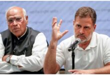 राहुल गांधी स्वतंत्रता दिवस, Rahul Gandhi Independence Day 2026, मल्लिकार्जुन खड़गे, Mallikarjun Kharge, लाल किला समारोह, Independence Day Red Fort, राहुल गांधी लाल किला, कांग्रेस स्वतंत्रता दिवस समारोह, Rahul Gandhi Kharge skip Independence Day, सीटिंग विवाद, Congress BJP, Table of Precedence, दिमागी नक्सल, PM Modi Independence Day speech, India Independence Day 2026
