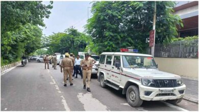 रामनाथ कोविंद वृंदावन दौरा, रामनाथ कोविंद वृंदावन दौरा, Ram Nath Kovind Vrindavan Visit, बांकेबिहारी मंदिर, Banke Bihari Temple News, Prem Mandir Vrindavan, Former President Ram Nath Kovind, Mathura News, Vrindavan Latest News, यूपी समाचार, Banke Bihari Temple Darshan