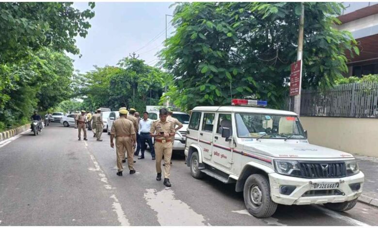 रामनाथ कोविंद वृंदावन दौरा, रामनाथ कोविंद वृंदावन दौरा, Ram Nath Kovind Vrindavan Visit, बांकेबिहारी मंदिर, Banke Bihari Temple News, Prem Mandir Vrindavan, Former President Ram Nath Kovind, Mathura News, Vrindavan Latest News, यूपी समाचार, Banke Bihari Temple Darshan
