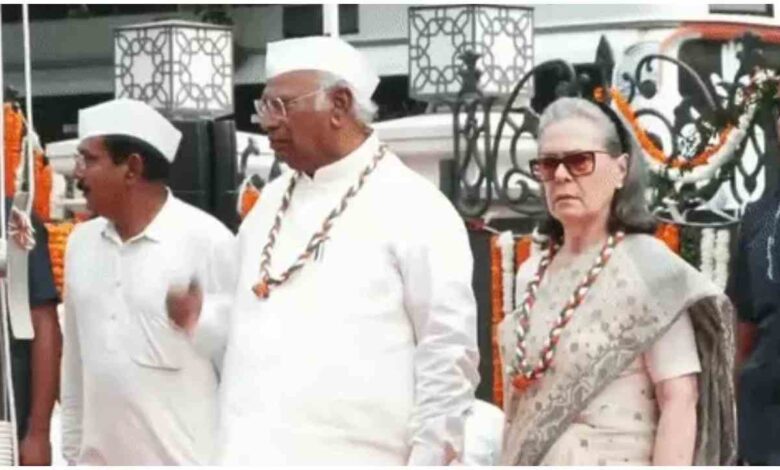 वंदे मातरम् विवाद 2026, सोनिया गांधी वंदे मातरम्, सुमित्रो चटर्जी, बंकिम चंद्र चट्टोपाध्याय के वंशज, कांग्रेस मुख्यालय वंदे मातरम्, वंदे मातरम् अपमान विवाद, बीजेपी सोनिया गांधी, स्वतंत्रता दिवस विवाद, वंदे मातरम् कानून, Vande Mataram Controversy
