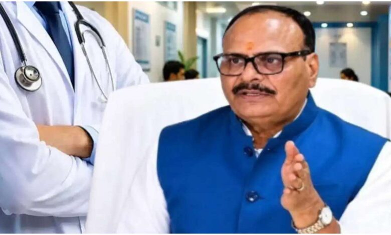 UP News, Government Doctors, Brajesh Pathak, UP Health Department, Doctor Retirement, Uttar Pradesh News, सरकारी डॉक्टर, ब्रजेश पाठक