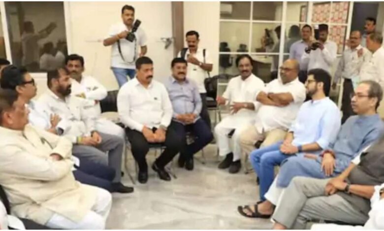 Maharashtra Politics, Eknath Shinde, Uddhav Thackeray, Shiv Sena, Shiv Sena UBT, Operation Tiger 4, Maharashtra News, Political News, Maharashtra Politics, महाराष्ट्र राजनीति, ठाकरे गुट के 14 विधायक, एकनाथ शिंदे, उद्धव ठाकरे, ऑपरेशन टाइगर-4, शिवसेना UBT, शिवसेना शिंदे गुट, महाराष्ट्र में सियासी हलचल, महाराष्ट्र विधानसभा, ठाकरे गुट के विधायक, शिंदे गुट में शामिल विधायक