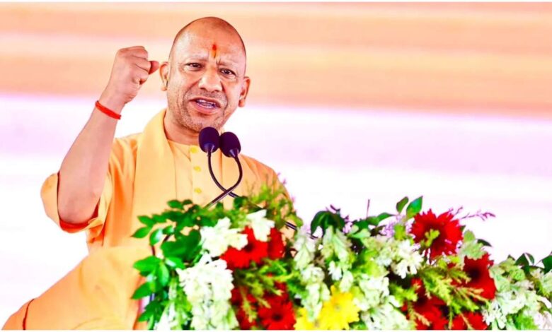 UP Textiles Conclave 2026, CM Yogi, Yogi Adityanath, UP Textile Industry, UP Textile Investment, Textile Hub, Uttar Pradesh News, Lucknow News, UP News, Handloom, Powerloom, Textile Investment, UP Textiles Conclave 2026, CM Yogi Adityanath, UP Textile Conclave 2026, उत्तर प्रदेश टेक्सटाइल हब, यूपी टेक्सटाइल उद्योग, यूपी टेक्सटाइल निवेश, UP Textile Investment, यूपी टेक्स मित्र पोर्टल, हथकरघा बुनकर समृद्धि योजना, उत्तर प्रदेश में 5196 करोड़ निवेश, CM Yogi Textile Conclave