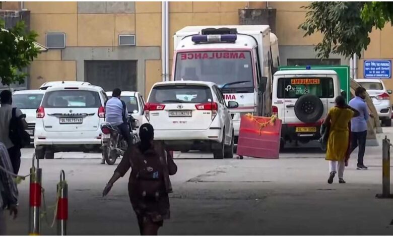 IIT Delhi PhD scholar death, IIT दिल्ली PhD स्कॉलर की मौत, AIIMS में छात्र की मौत, IIT Delhi suicide case, मुनिरका में IIT छात्र, IIT Delhi student suicide, BNS धारा 108, IIT Delhi news, IIT Delhi, IIT Delhi Student Death, PhD Scholar, AIIMS Delhi, Munirka, Student Suicide, Delhi News, BNS Section 108