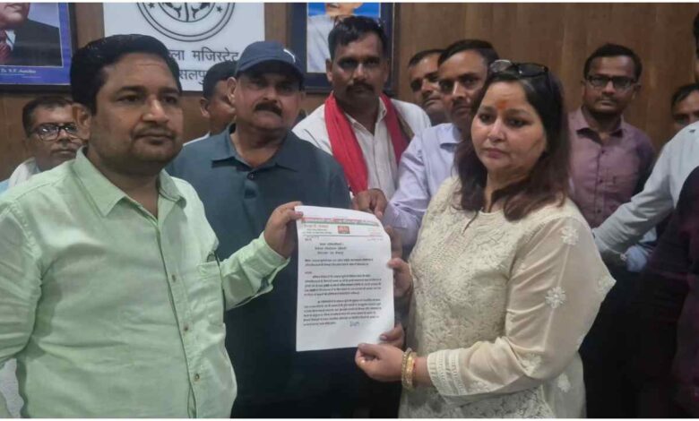 दिव्या पी. गंगवार SIR मुहिम, बीसलपुर विधानसभा SIR, पीलीभीत संदिग्ध मतदाता सूची, बीसलपुर वोटर लिस्ट जांच, दिव्या पी गंगवार न्यूज, 6500 संदिग्ध वोटों का दावा, विशेष गहन पुनरीक्षण SIR, बीसलपुर राजनीतिक खबर, पीलीभीत मतदाता सूची सत्यापन, पीलीभीत न्यूज़, बीसलपुर न्यूज़, दिव्या पी. गंगवार, SIR, मतदाता सूची, समाजवादी पार्टी, उत्तर प्रदेश राजनीति