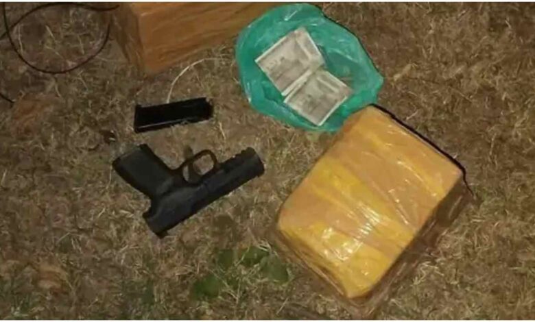 पुंछ में 7 संदिग्ध IED बरामद, जम्मू-कश्मीर न्यूज़, पुंछ न्यूज़, Poonch News Today, सेना की कार्रवाई, संदिग्ध IED बरामद, बारामूला में गिरफ्तारी, LMG मैगजीन बरामद, आतंकी मददगार गिरफ्तार, Jammu Kashmir News Hindi, Poonch, Baramulla, Jammu Kashmir, Indian Army, IED Recovery, Security Forces, Breaking News